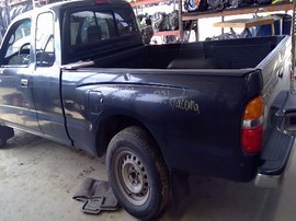 2002 TOYOTA TACOMA, BLACK, SR5, EXTD CAB, 2.4L, AT, 2WD,  Z25013